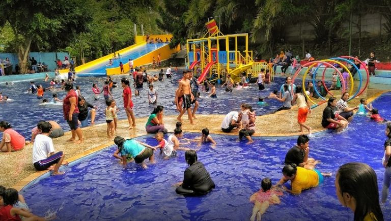 Deretan Kolam Renang di Malang Beserta Tiket Masuknya | Trip Jalan Jalan