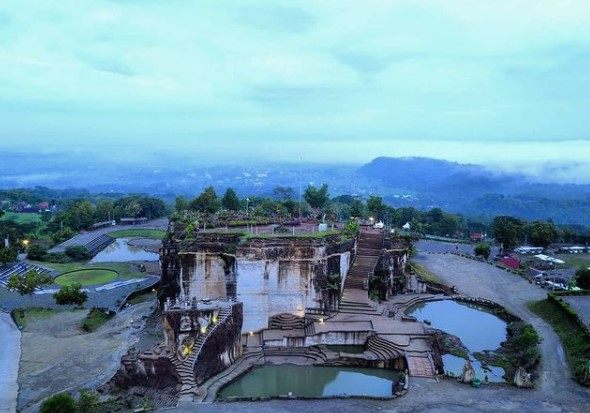 Tebing Breksi