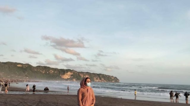 Pantai Parang Tritis