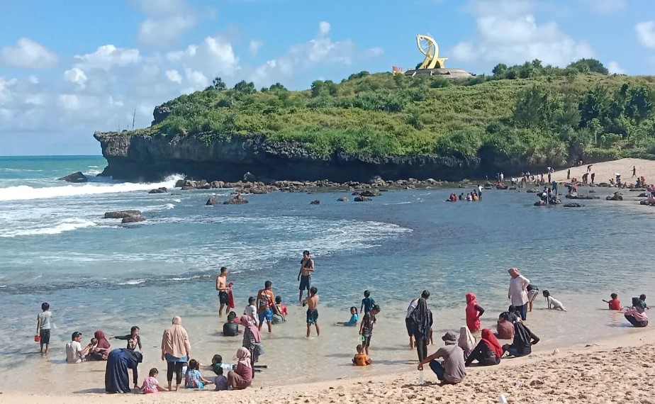 tiket masuk pantai krakal