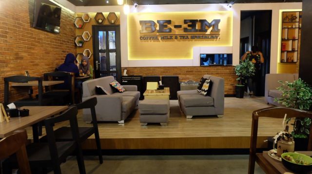 tempat makan di Jakarta yang ada live music