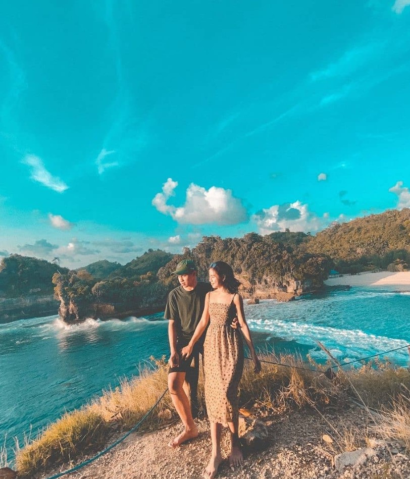 pantai batu bengkung